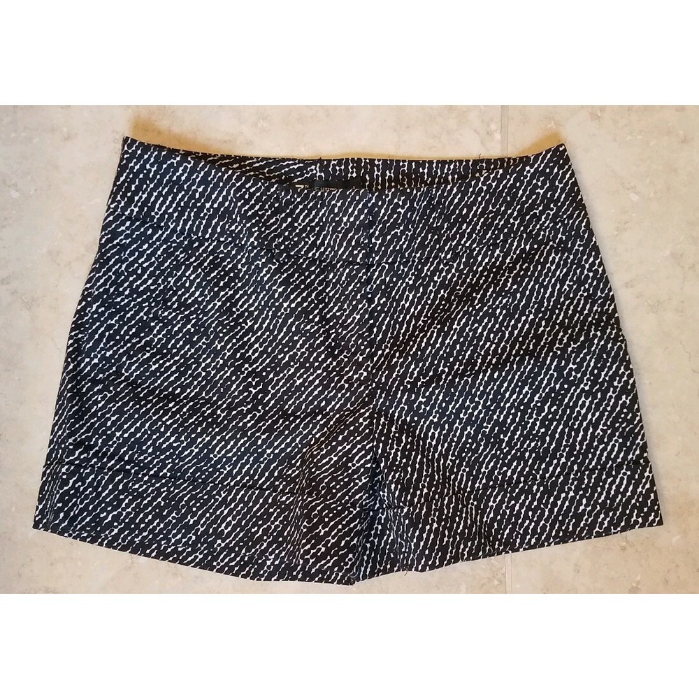7th Avenue New York & Company Suiting Collection Women Shorts Black‎ White sz 2